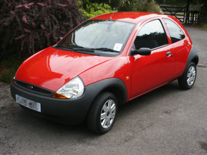 Shiny red Ford Ka - lovey!